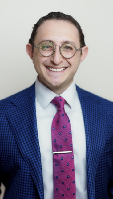 Massapequa Park dentist Doctor Ariel Steinberger