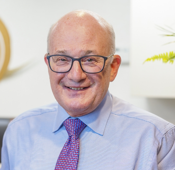 Massapequa Park cosmetic dentist Doctor Allan S Mohr