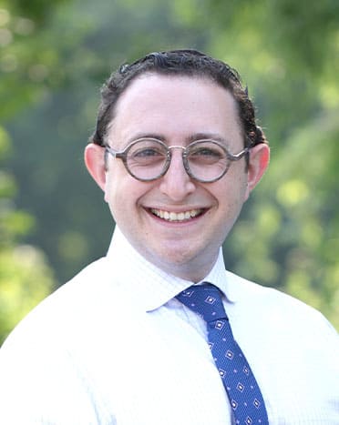 Massapequa Park dentist Dr. Ariel Steinberger